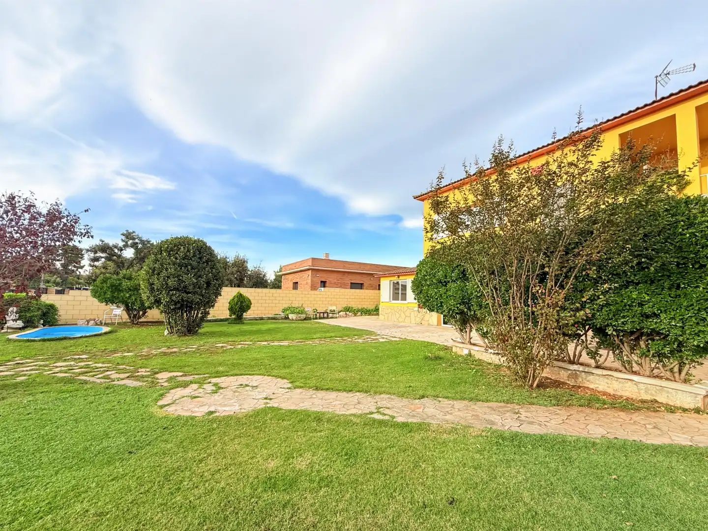 Vista exterior de Casa o xalet en venda en Piera amb Calefacció, Terrassa i Piscina
