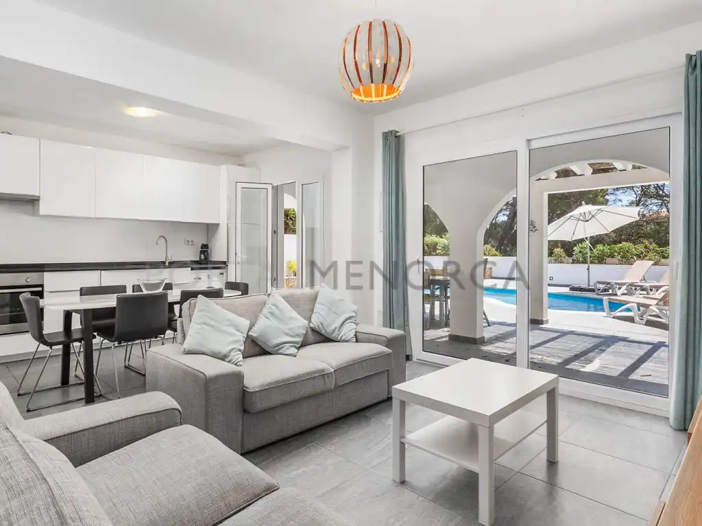 Sala d'estar de Casa o xalet en venda en Ciutadella de Menorca amb Aire condicionat, Jardí privat i Terrassa