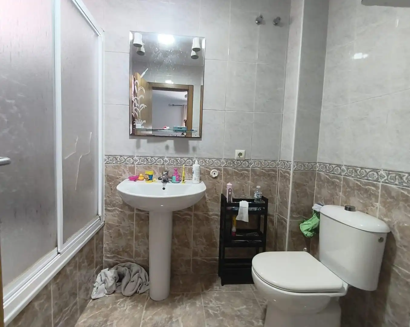 Baño de Piso en venta en Algeciras con Terraza