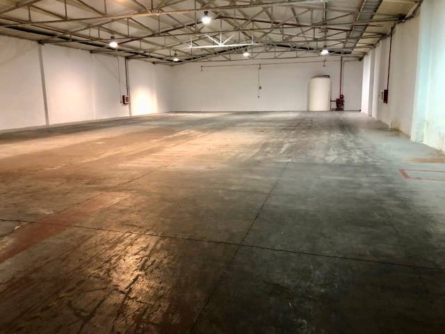 Nave industrial en Venta en Distrito Zeta - Recinto Ferial Cortijo de Torres