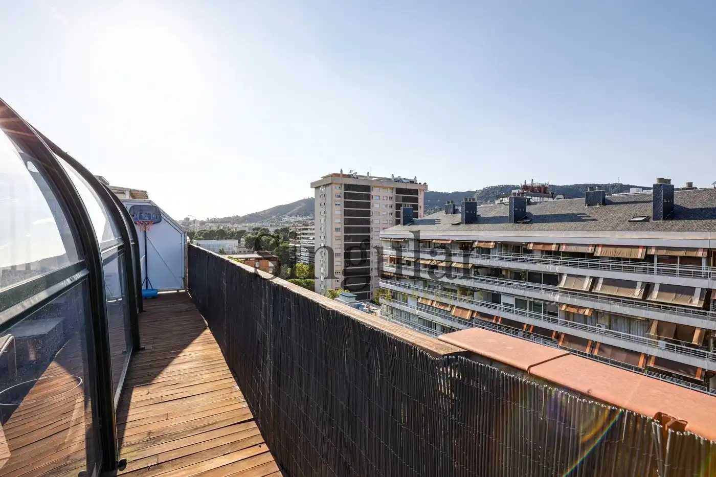 Terrasse von Dachboden zur Miete in Barcelona mit Klimaanlage, Heizung und Privatgarten