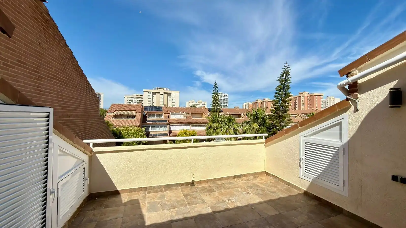 Terraza de Casa o chalet en venta en Alicante / Alacant con Aire acondicionado, Calefacción y Jardín privado