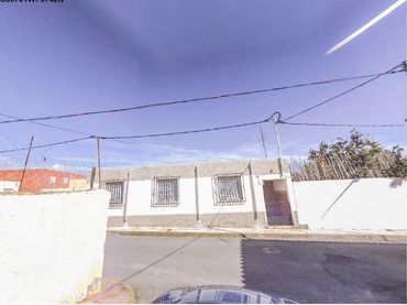 Casa amb jardí en venda a Calle CARABELA (AR) 3