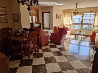 Sala d'estar de Pis en venda en Almuñécar amb Moblat