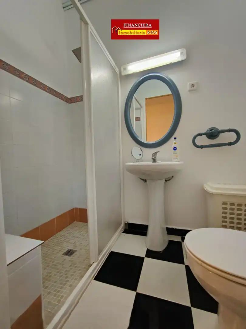 Chalet con piscina en venta en Carmona, imagen 6