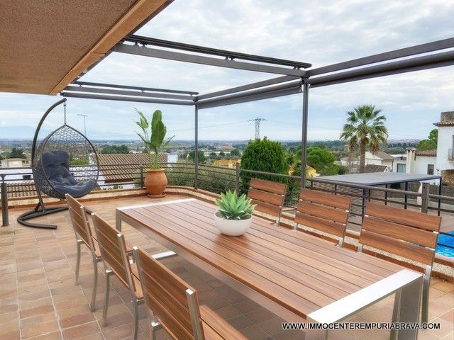 Terrace of House or chalet for sale in Llers  with Air Conditioner, Heating and Private garden