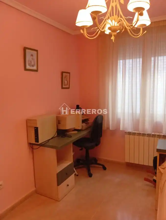 Piso en venta en Entrena con Calefacción, Terraza y Trastero