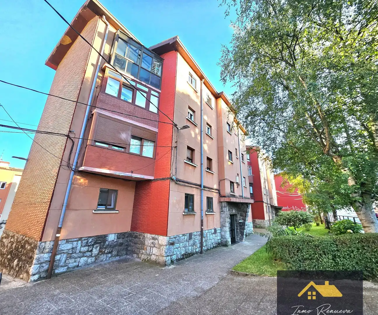 Vista exterior de Piso en venta en Ortuella con Calefacción, Amueblado y Balcón