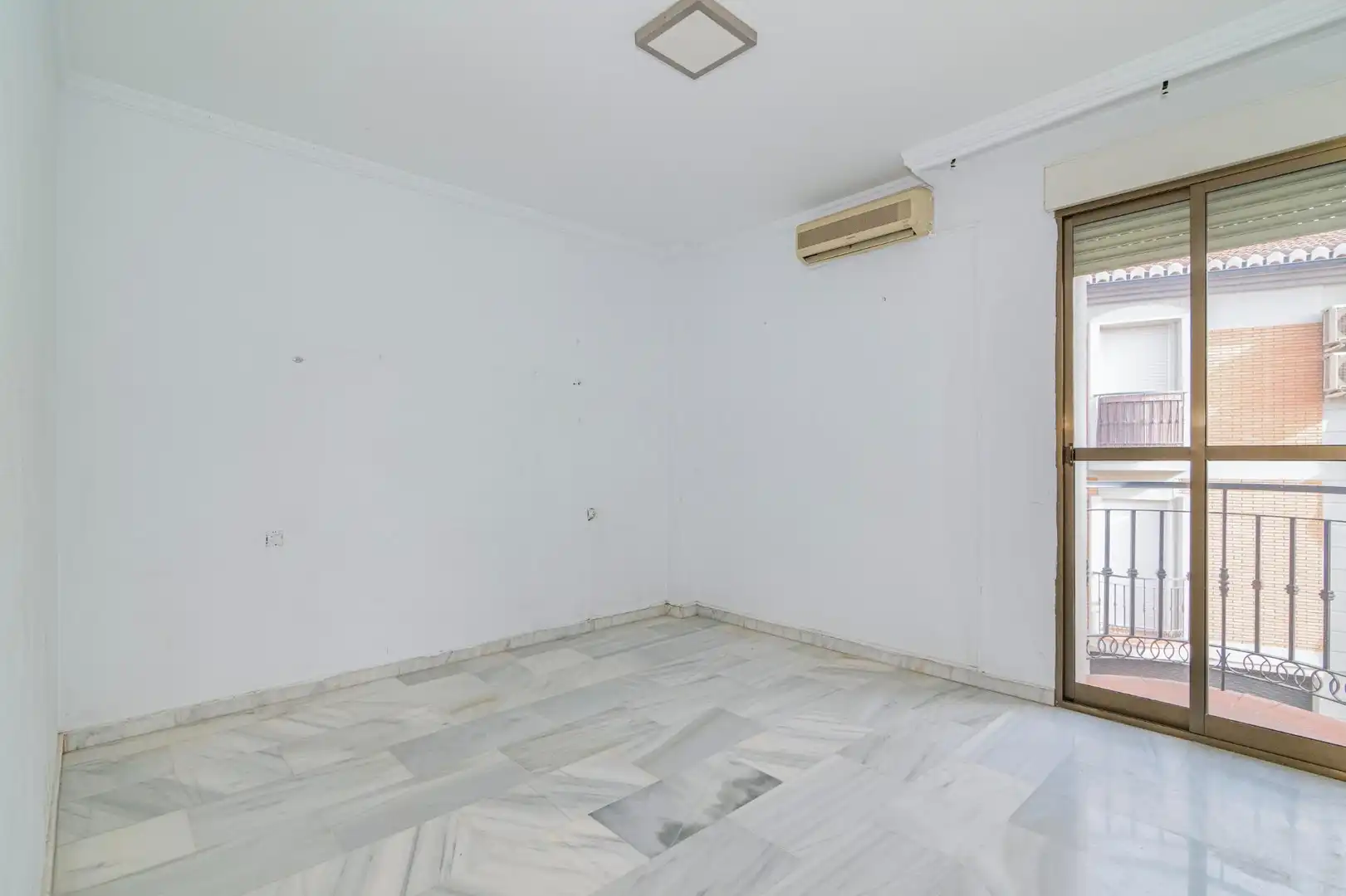 Habitación de Piso en venta en Armilla con Balcón