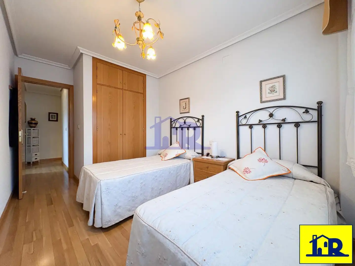 Habitación de Piso en venta en Cuenca con Calefacción, Trastero y Piscina