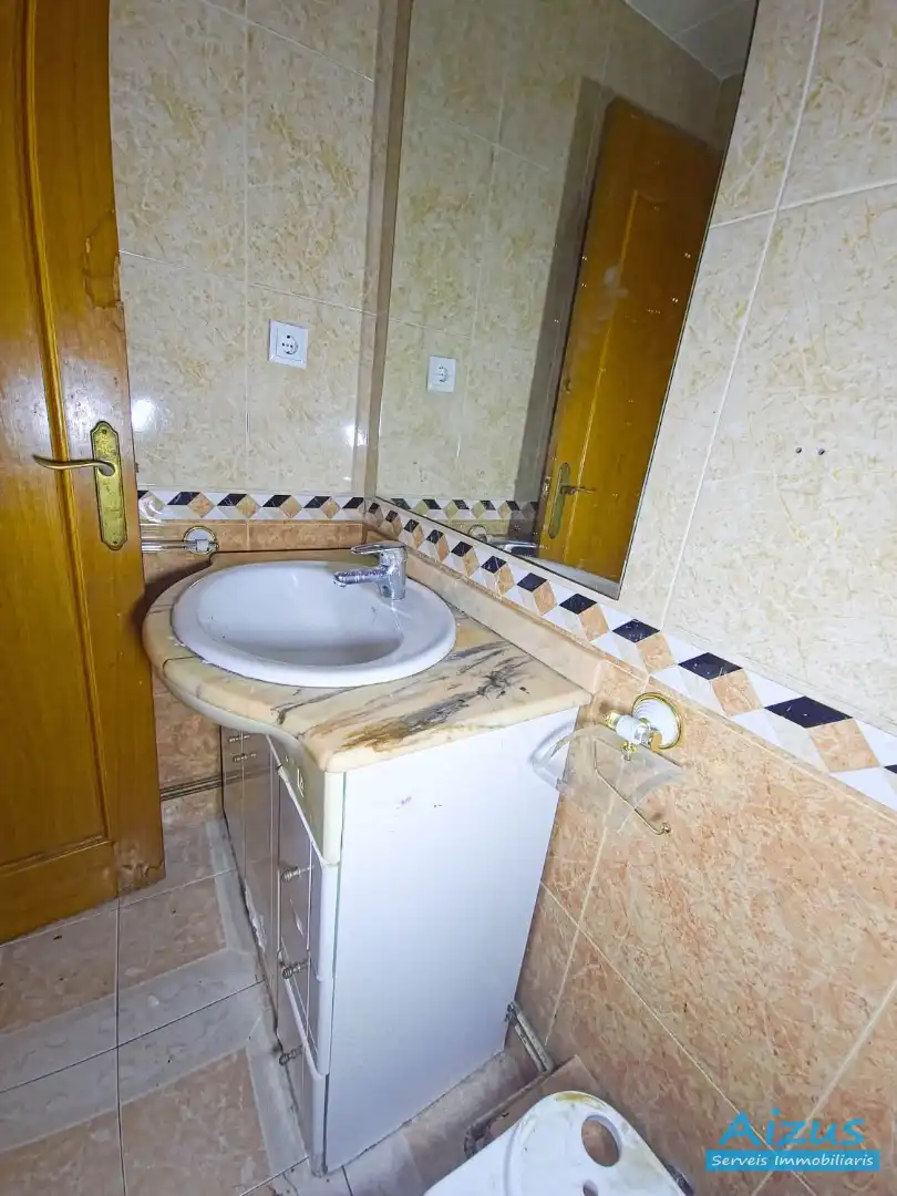 Bathroom of Flat for sale in Ripollet  with Balcony