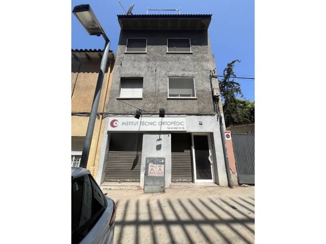 Edificio en Venta en N/A en Col.legis Nous