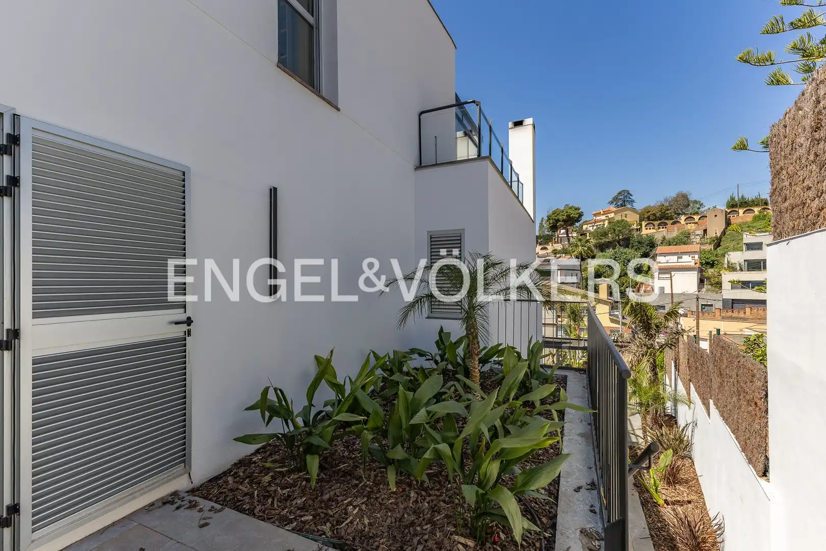 Terrassa de Casa o xalet en venda en Esplugues de Llobregat amb Aire condicionat, Calefacció i Jardí privat