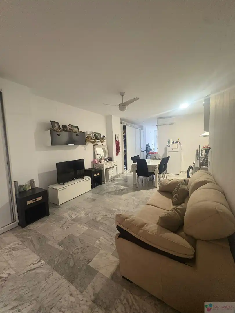 Living room of Flat for sale in Estepona  with Air Conditioner, Terrace and Community pool