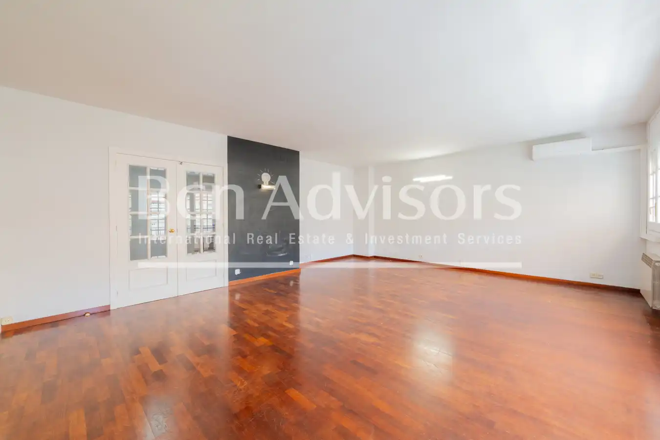 Sala de estar de Casa adosada en venta en Sant Just Desvern con Aire acondicionado, Calefacción y Parquet