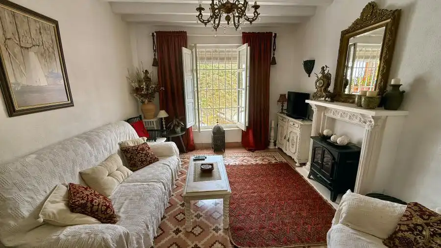 Sala d'estar de Casa adosada en venda en Almáchar amb Terrassa, Balcó i Piscina comunitària