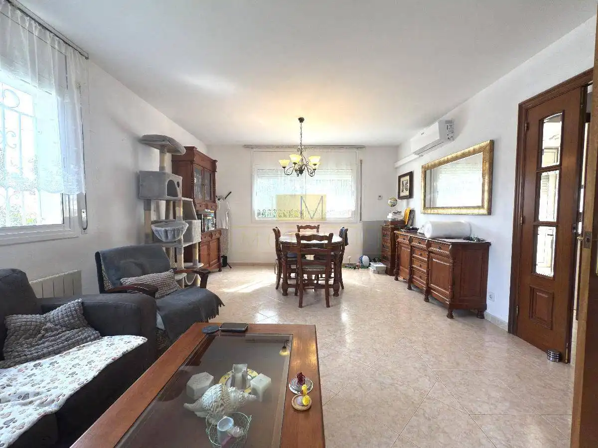 Living room of Houses for sale in Sant Pere de Ribes  with Air Conditioner, Heating and Private garden