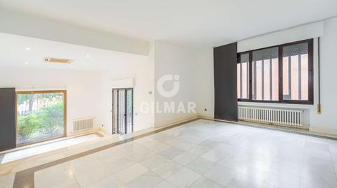 Foto 5 de Casa adosada en venta en Conde Orgaz - Piovera, Madrid