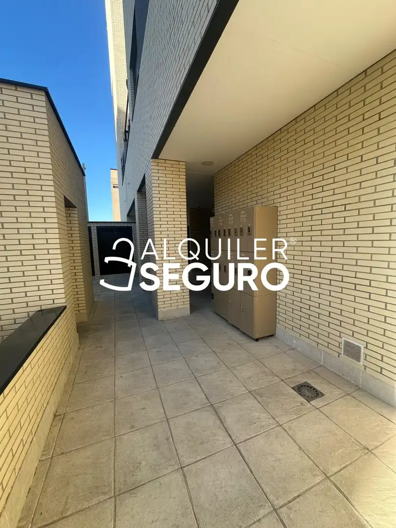 Parking of Flat for rent in Madrid  with Air Conditioner, Heating and Storage room