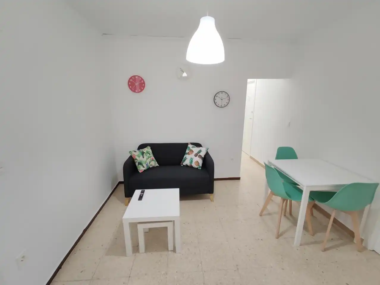 Sala d'estar de Pis en venda en Granada amb Moblat