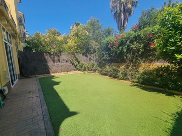 Maison jumelée avec balcon à louer à Vistahermosa - Fuentebravía
