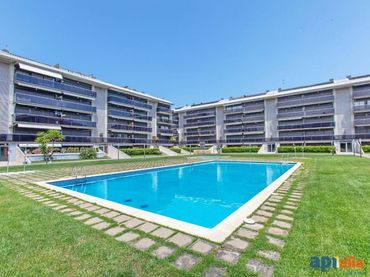 Appartement compact avec piscine à vendre à Plaça del Martinet