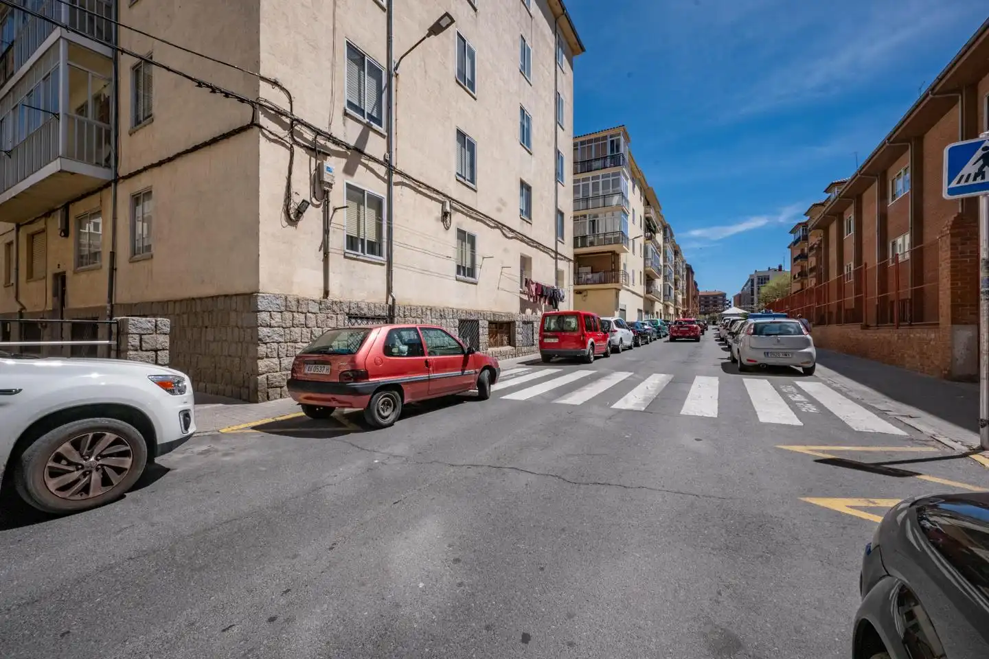 Außenansicht von Fabrikhallen zum Verkauf in Ávila