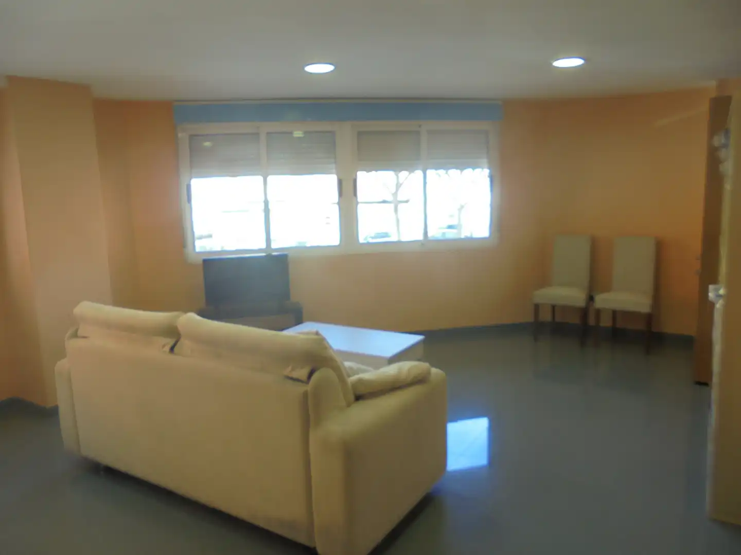 Sala d'estar de Oficina en venda en Castellón de la Plana / Castelló de la Plana amb Aire condicionat i Moblat