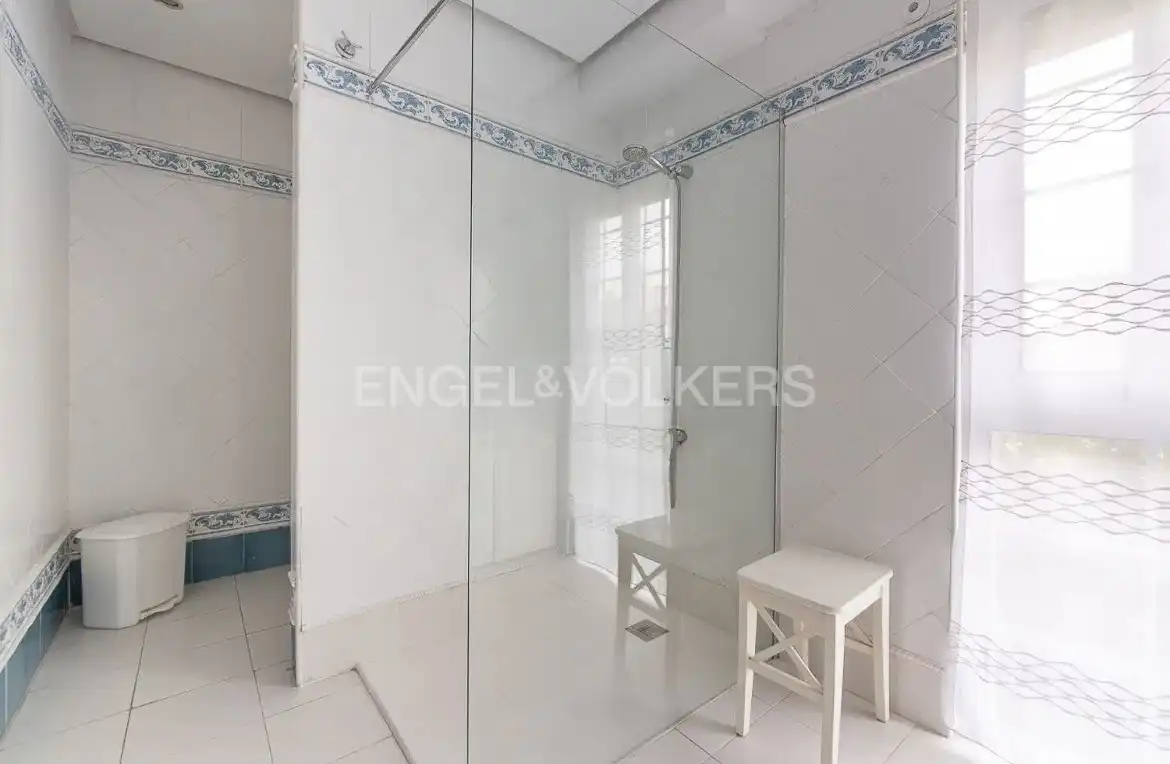 Baño de Casa o chalet en venta en Madrid con Aire acondicionado, Calefacción y Jardín privado