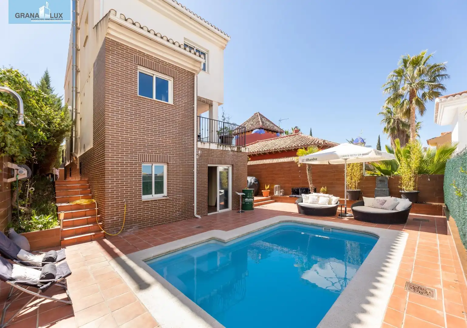 Piscina de Casa o xalet en venda en Monachil amb Jardí privat, Terrassa i Traster