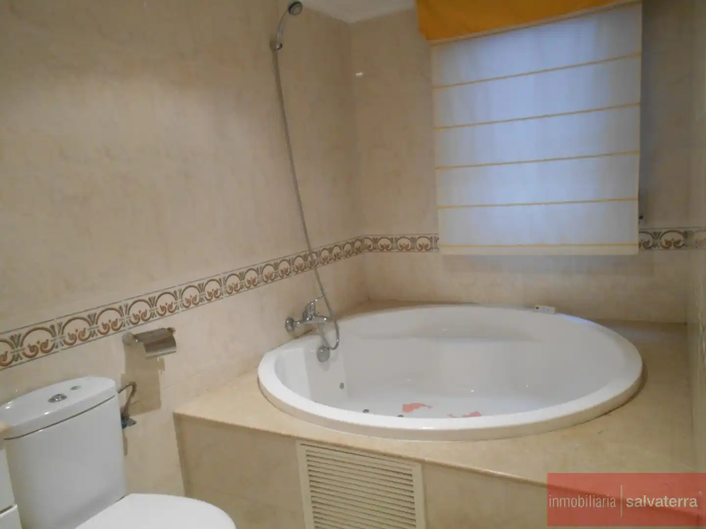 Bathroom of Flat for sale in Salceda de Caselas  with Heating and Storage room