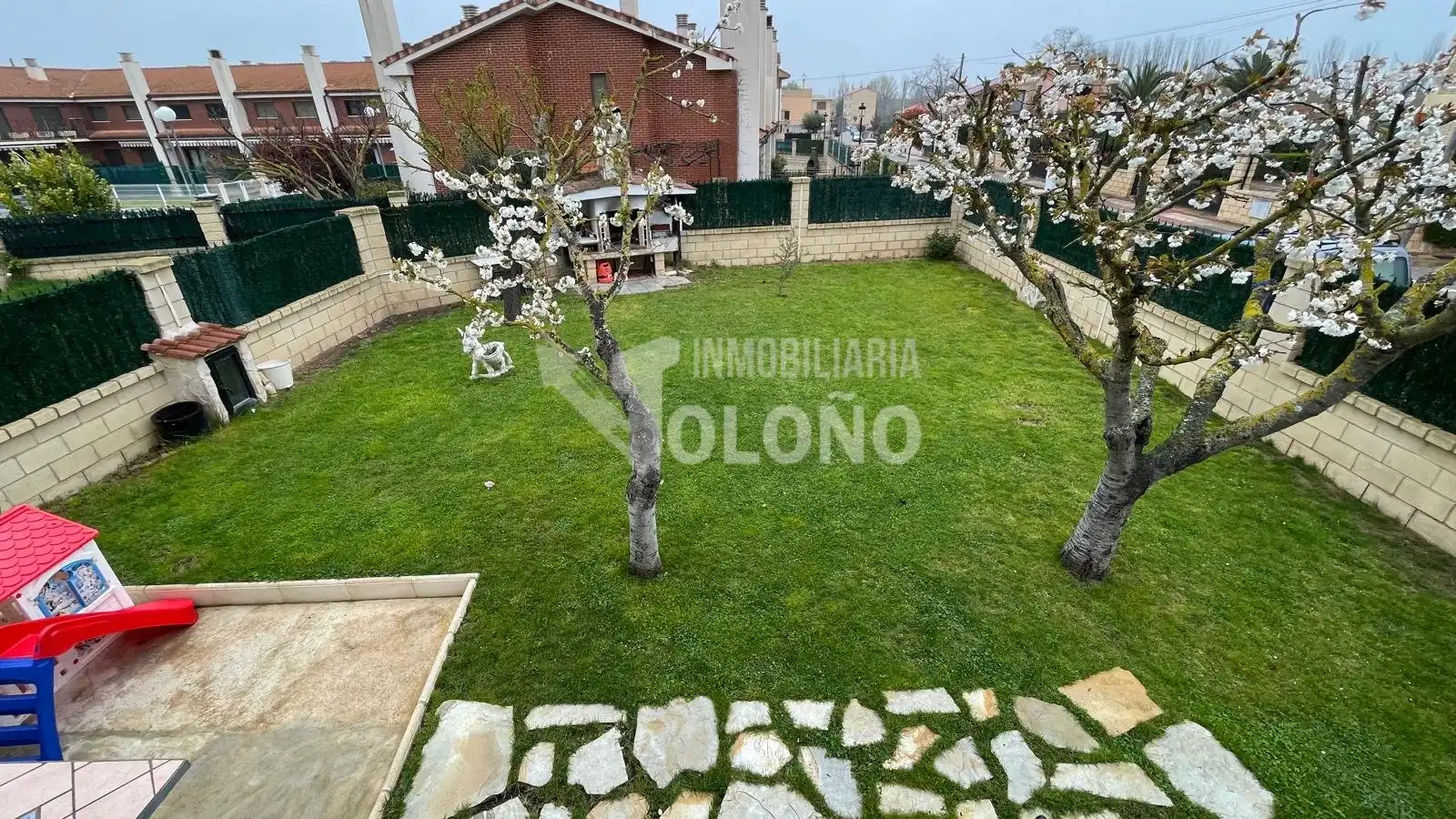 Houses for sale in Anguciana  with Heating, Private garden and Parquet flooring
