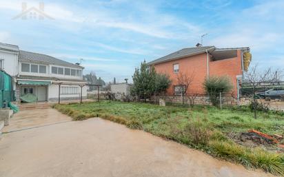 Casa adosada de lloguer en Santa Cruz del Retamar amb Jardí privat, Terrassa i Traster