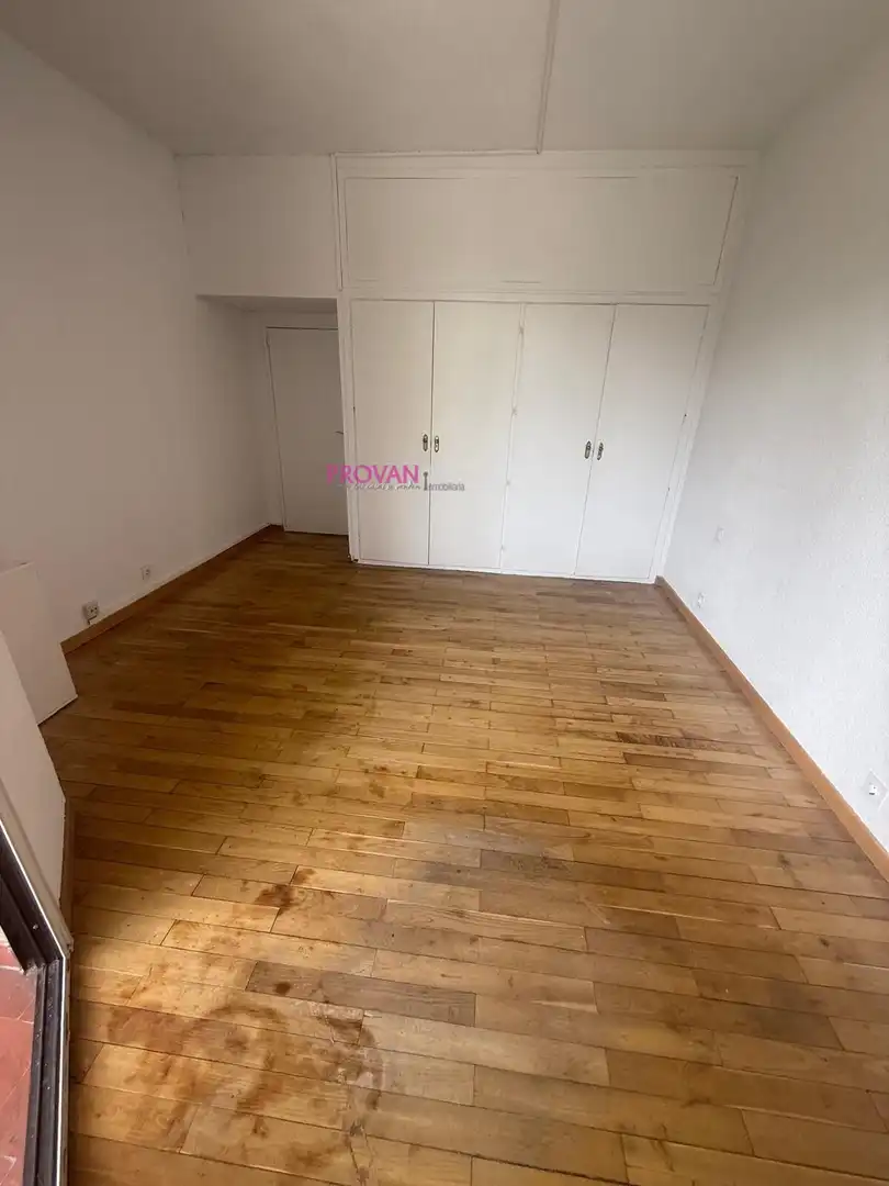 Schlafzimmer von Wohnung zur Miete in Madrid mit Klimaanlage, Heizung und Parkett