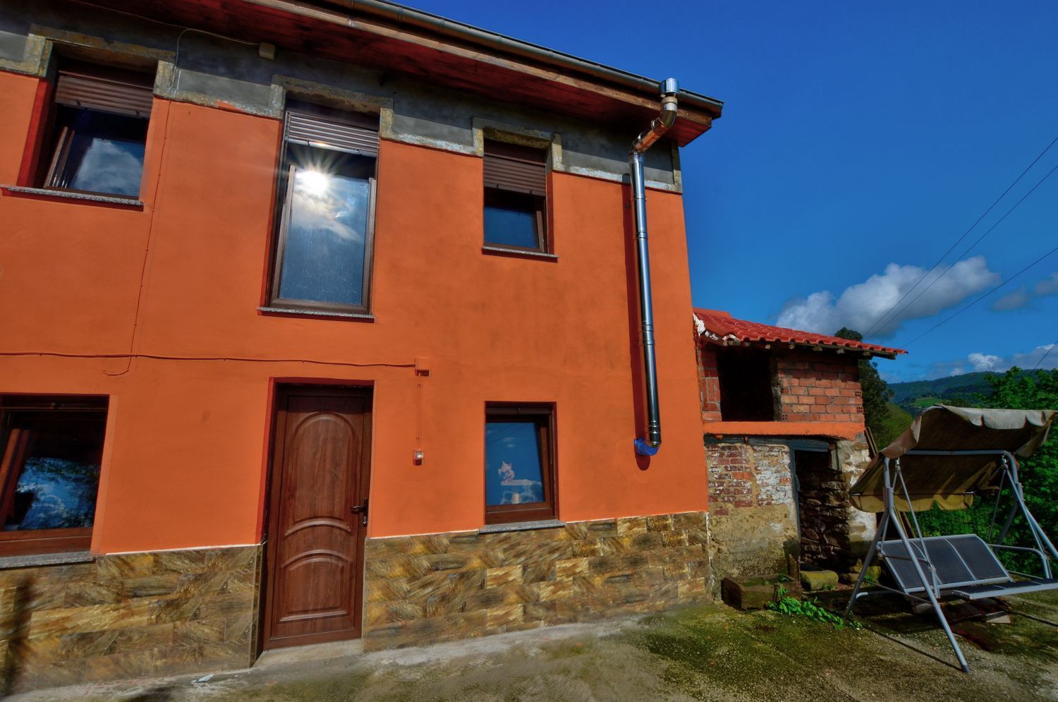 Exterior view of House or chalet for sale in San Martín del Rey Aurelio  with Heating, Terrace and Swimming Pool