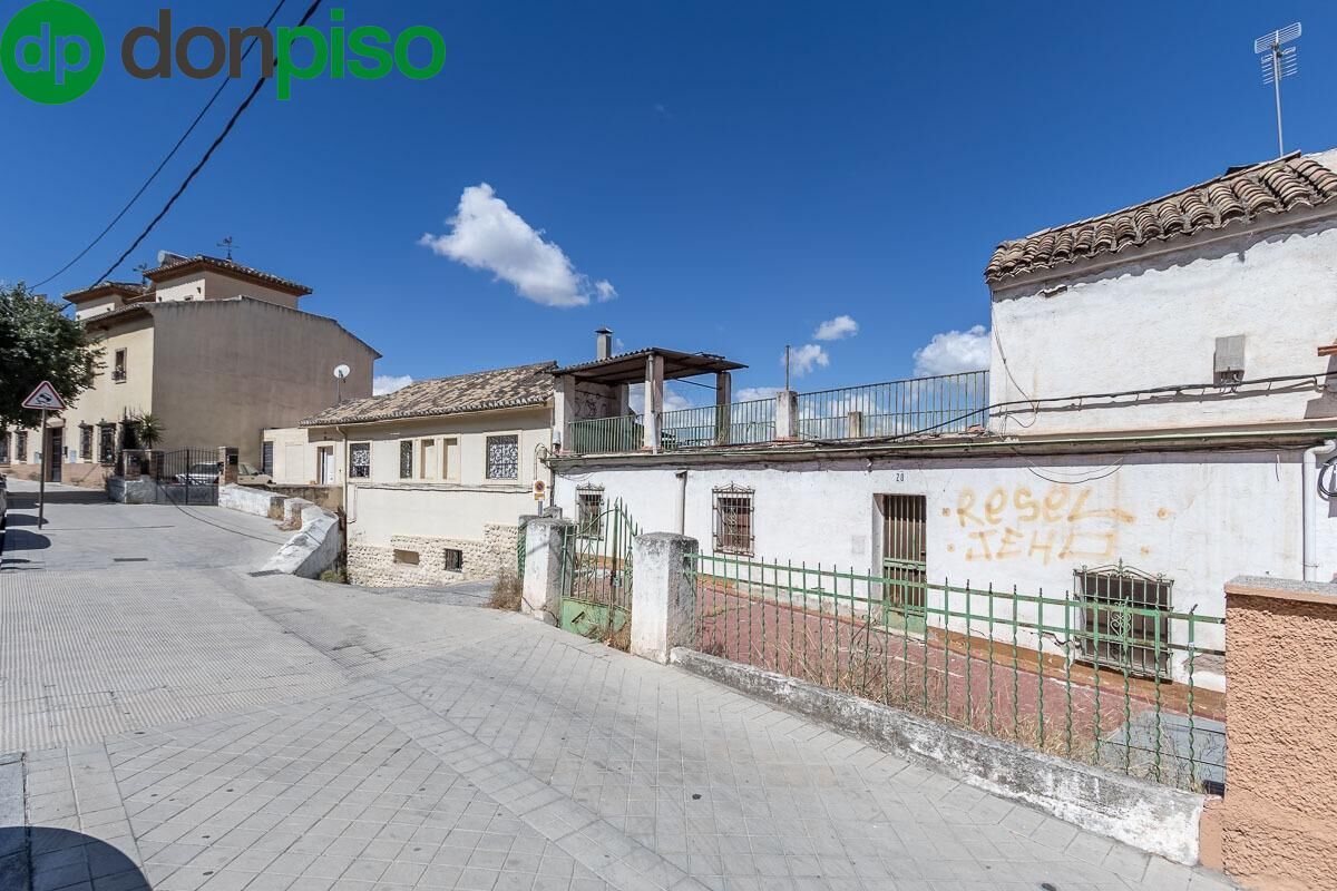 Vista exterior de Casa o chalet en venta en  Granada Capital con Terraza y Balcón