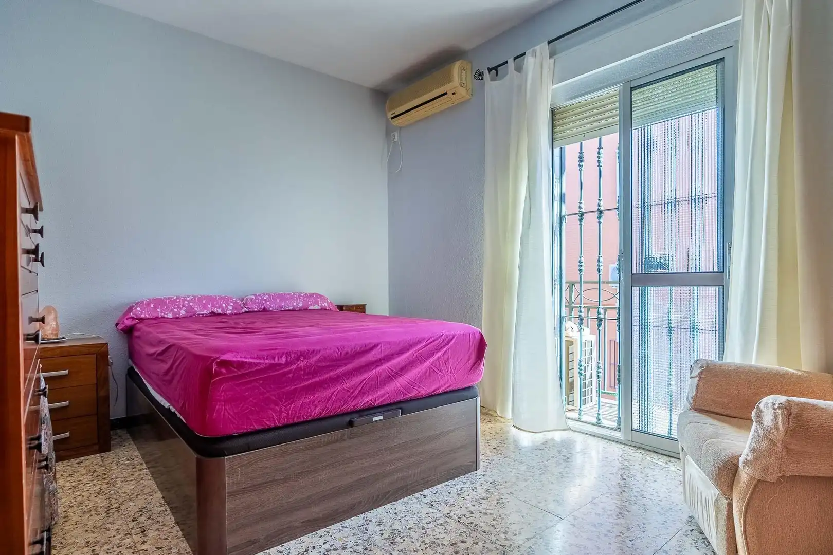Dormitori de Casa o xalet en venda en Sevilla amb Aire condicionat, Terrassa i Traster