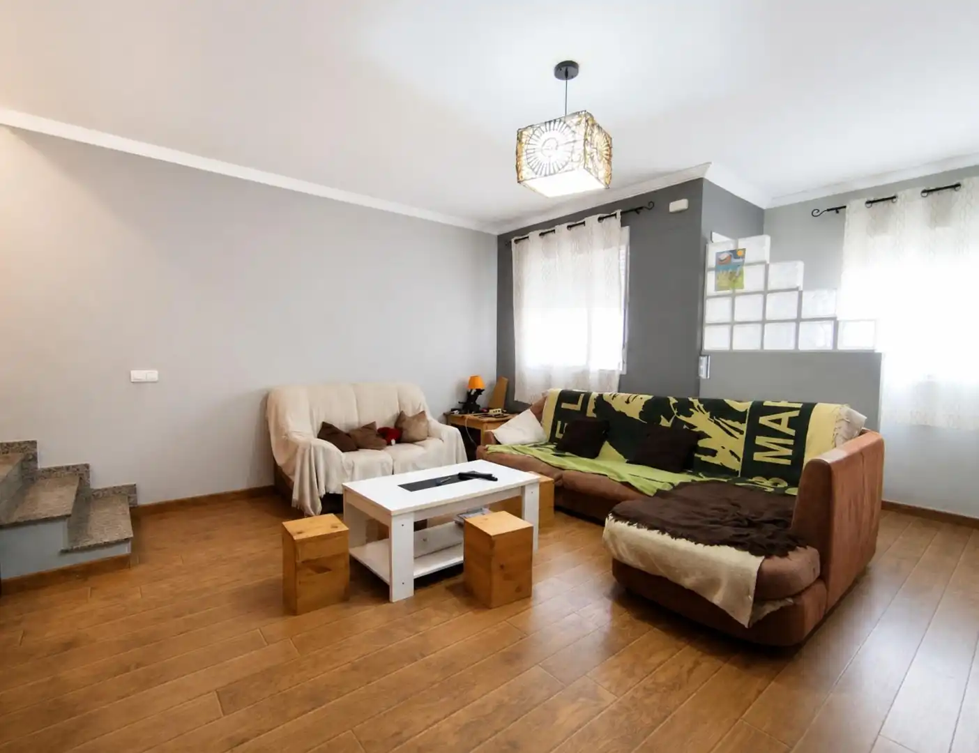 Sala de estar de Casa adosada en venta en Plasencia