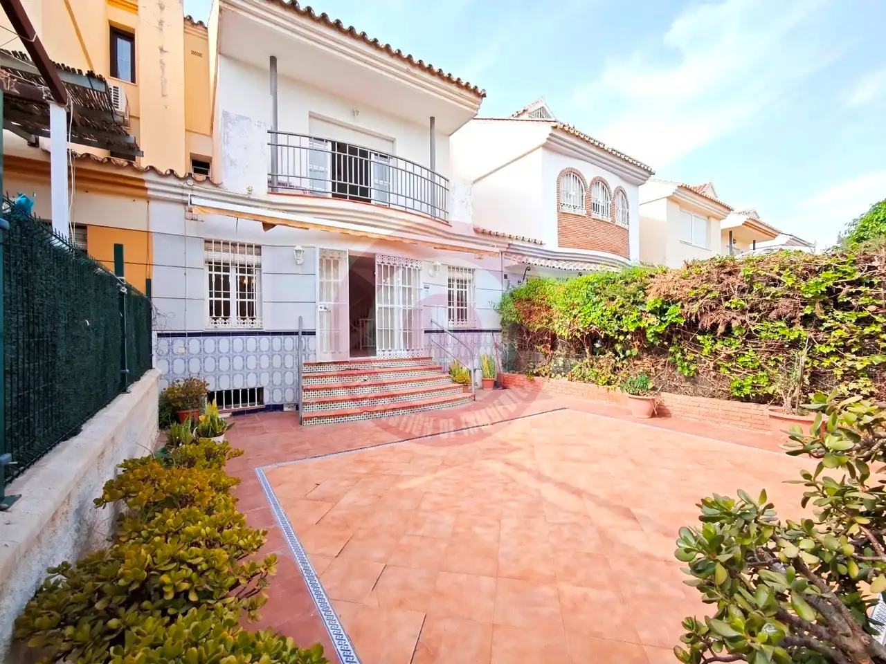 Jardí de Casa adosada en venda en Vélez-Málaga amb Terrassa, Alarma i Piscina comunitària