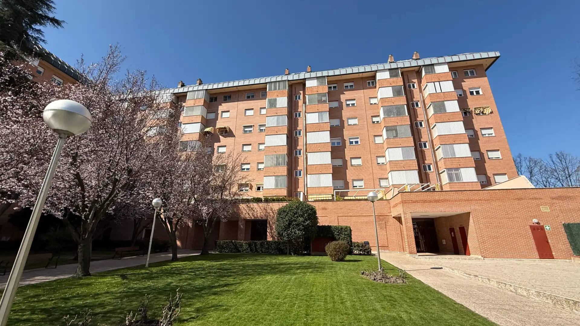 Exterior view of Flat for sale in Alcorcón  with Heating, Private garden and Furnished
