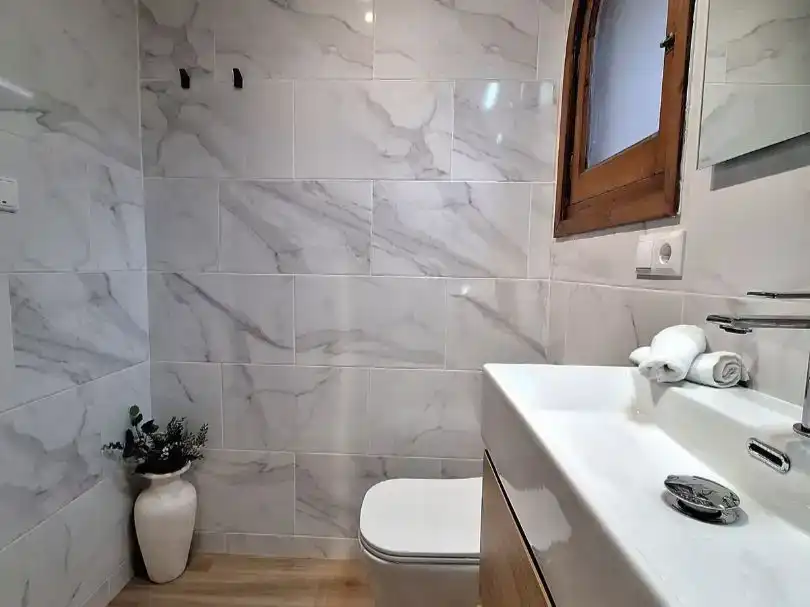 Badezimmer von Wohnung zur Miete in Dénia mit Klimaanlage, Schwimmbad und Möbliert