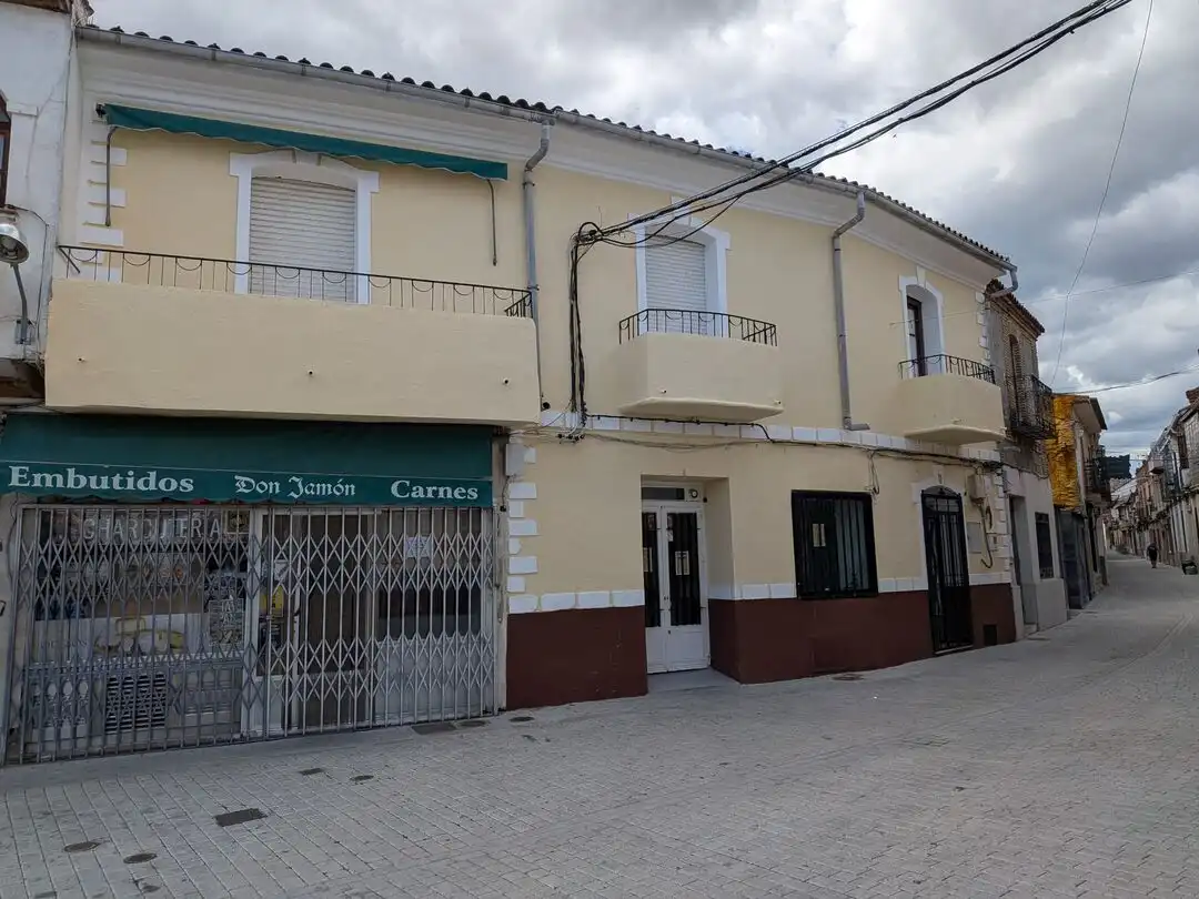 Vista exterior de Casa o xalet en venda en Escalona amb Balcó