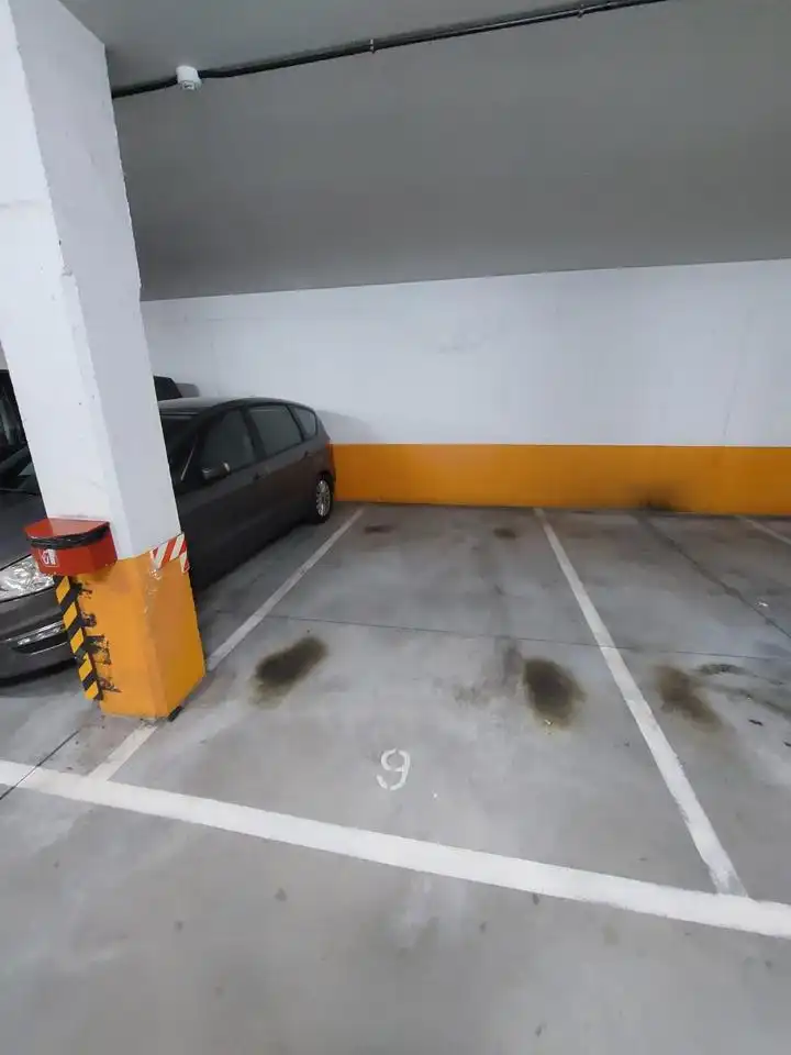 Parking de Piso en venta en Gijón  con Calefacción, Trastero y Amueblado