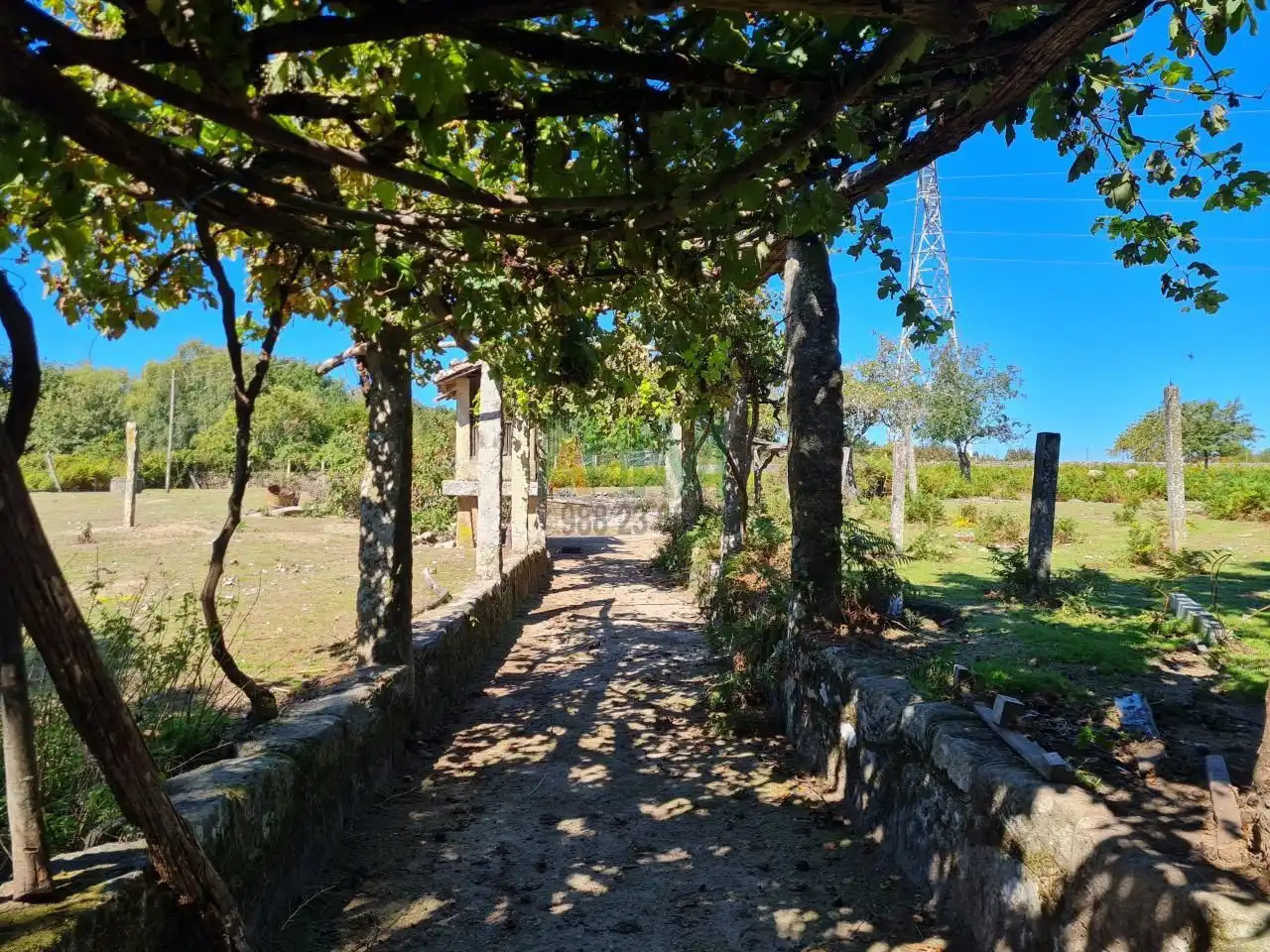 Casa rústica amb jardí en venda a Amoeiro, imagen 14