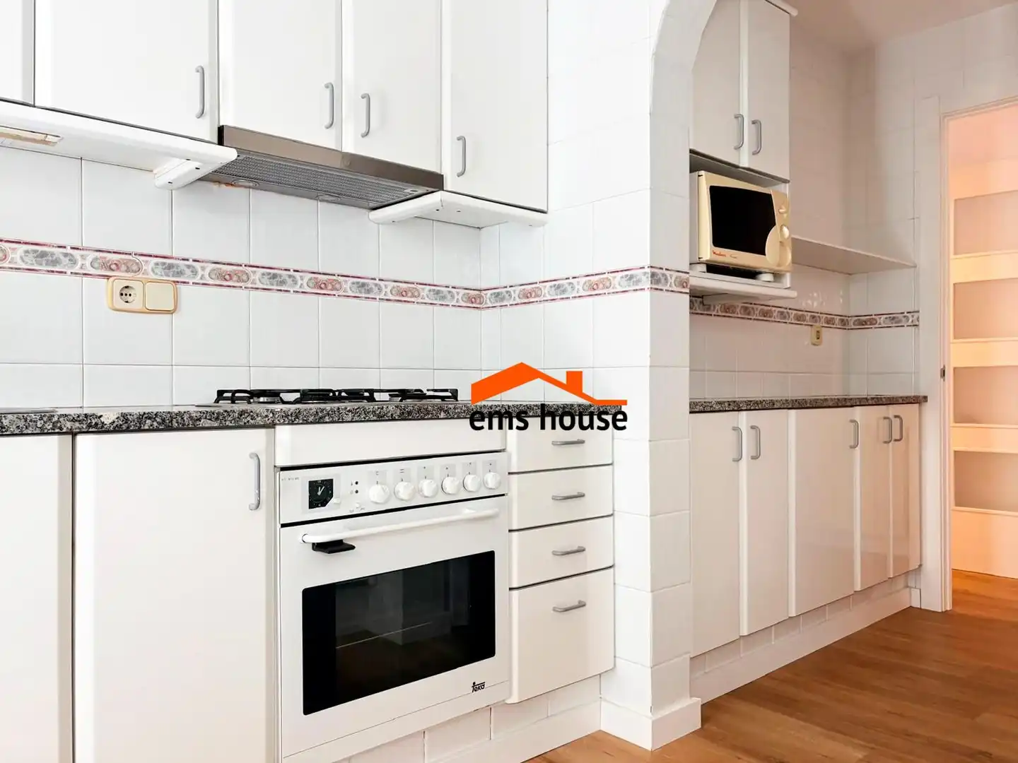 Cocina de Apartamento en venta en Palamós con Calefacción, Terraza y Balcón