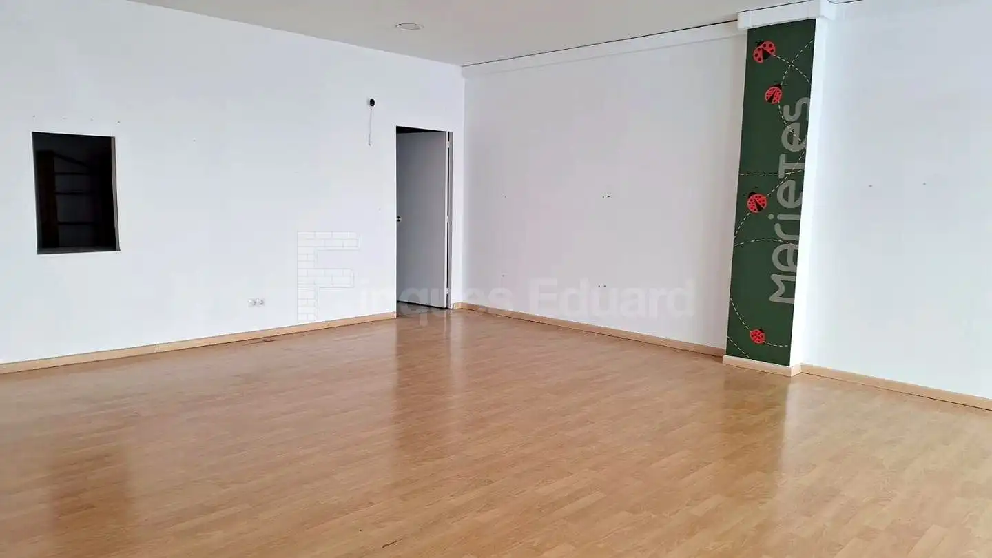 Sala de estar de Local de alquiler en Argentona