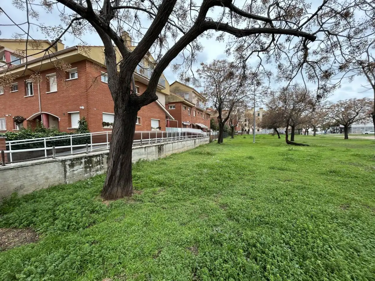 Vista exterior de Casa o xalet en venda en Cubelles amb Terrassa i Piscina comunitària