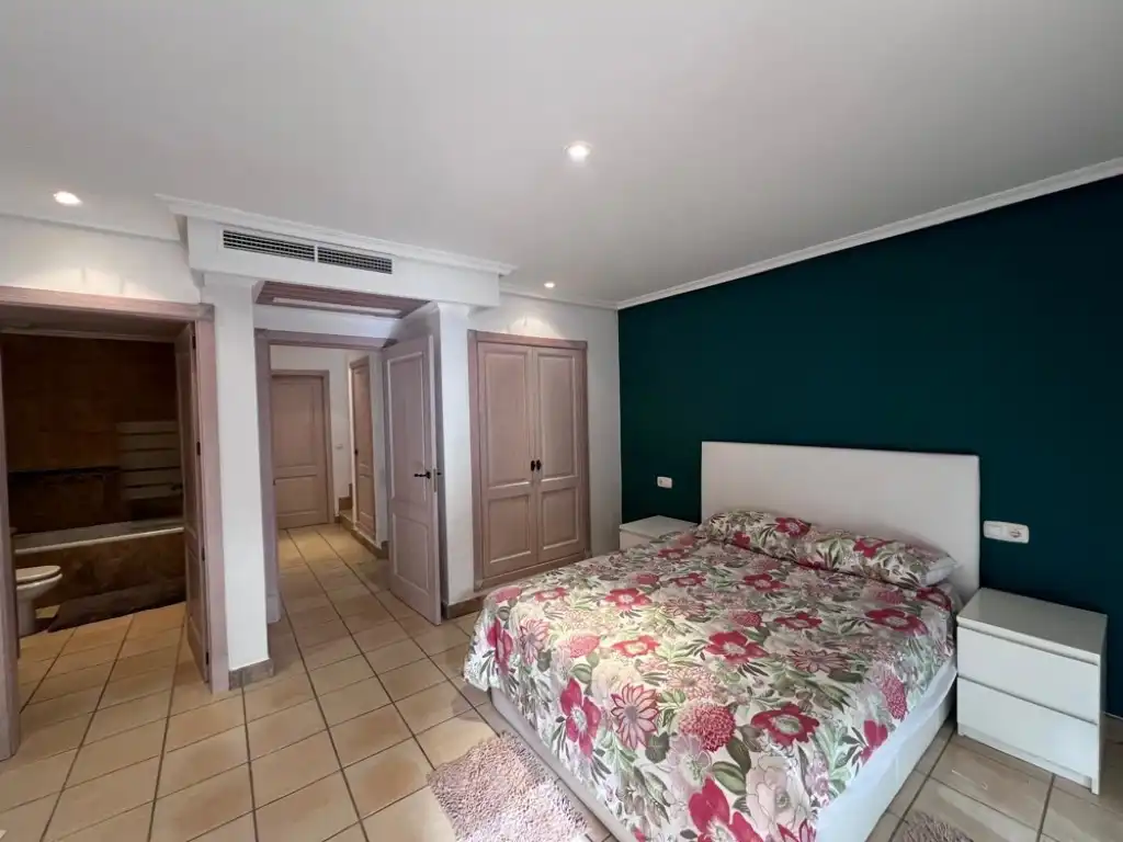 Habitación de Apartamento de alquiler en Calvià con Aire acondicionado, Jardín privado y Terraza