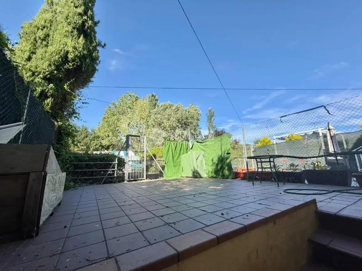 Jardín de Casa adosada en venta en Fuensaldaña con Aire acondicionado y Alarma