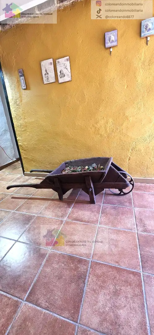 Jardí de Casa o xalet en venda en La Pola de Gordón  amb Calefacció, Jardí privat i Parquet
